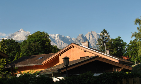 Über uns - Alpen und Haus